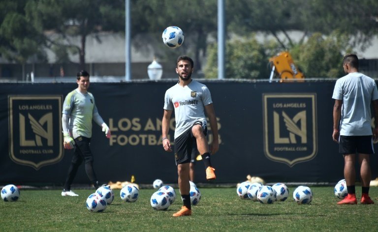 LA continue dream start ahead of Galaxy clash