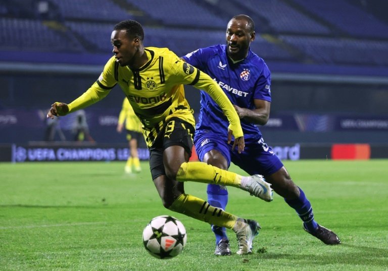 Borussia Dortmund beat Dinamo Zagreb to climb into Champions League top four