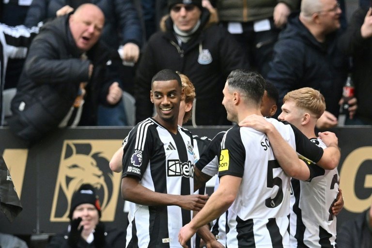 Forest felled by Isak as Newcastle bolster top four bid