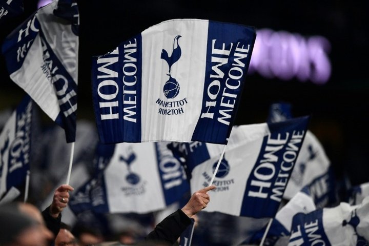 Tottenham make Clarke first signing for 18 months