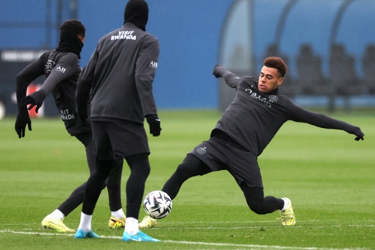 Nice host Angers with storm clouds gathering over the Riviera