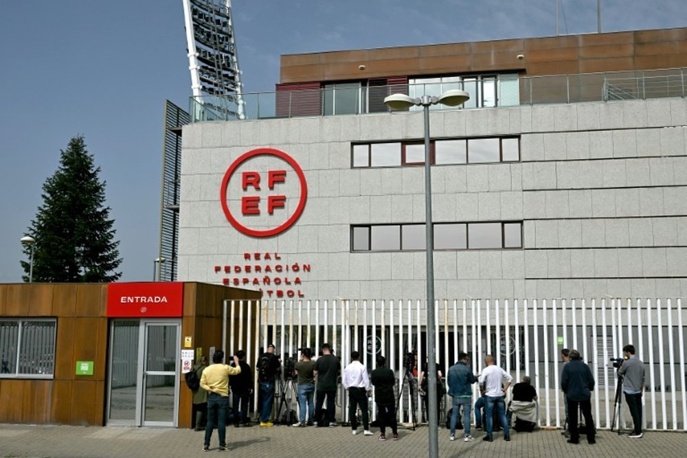 The Spanish football federations headquarters was searched by police as part of a corru