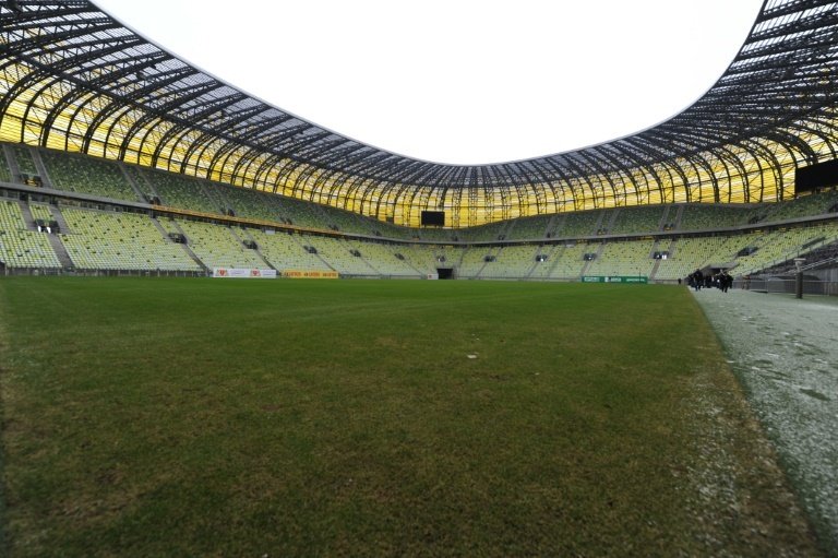 UEFA to allow up to 9,500 spectators at Europa League final
