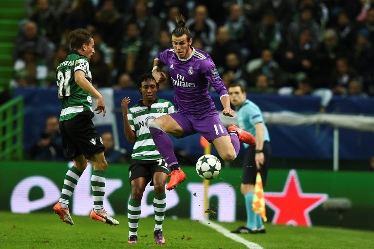Real Madrid's Bale forced off with ankle injury