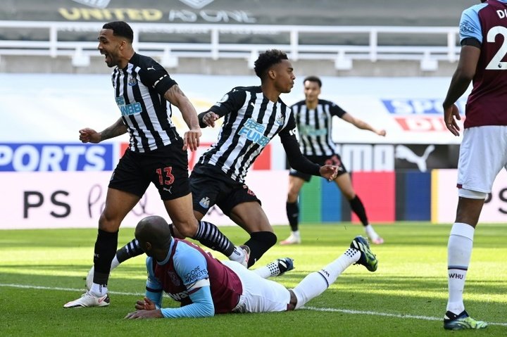 Newcastle boost survival bid as Willock dents West Ham's CL hopes