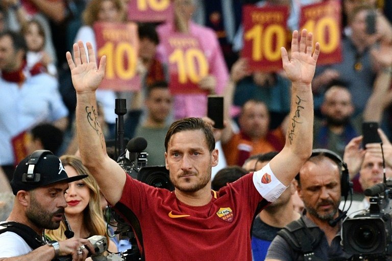 Japan's Verdy abandon Totti chase