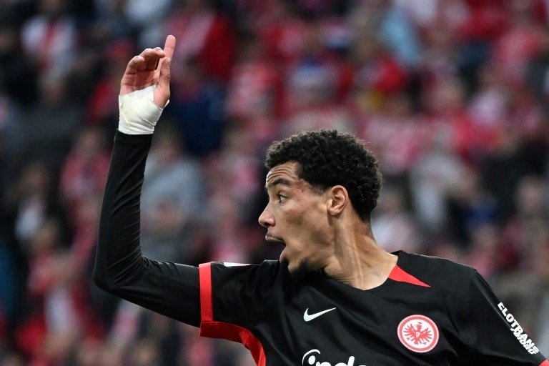 Liverpool line up swoop for Frankfurt striker Ekitike: reports