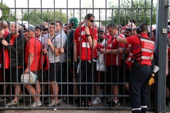 Liverpool fanatics haunted by using Hillsborough recollections in the course of Paris ordeal