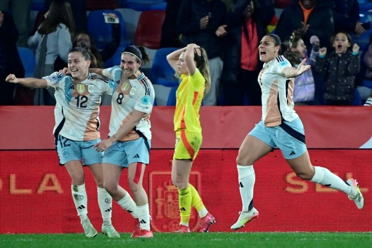 Champions Spain fight back in Women's Nations League opener, England held