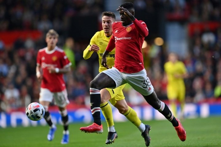 Man United's Tuanzebe returns to Villa on season-long loan
