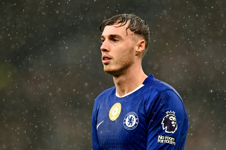 Chelsea perde Cole Palmer por mais seis semanas e desfalca o duelo contra o Barcelona