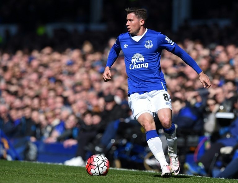 Moyes buys familiar faces to boost Sunderland survival bid