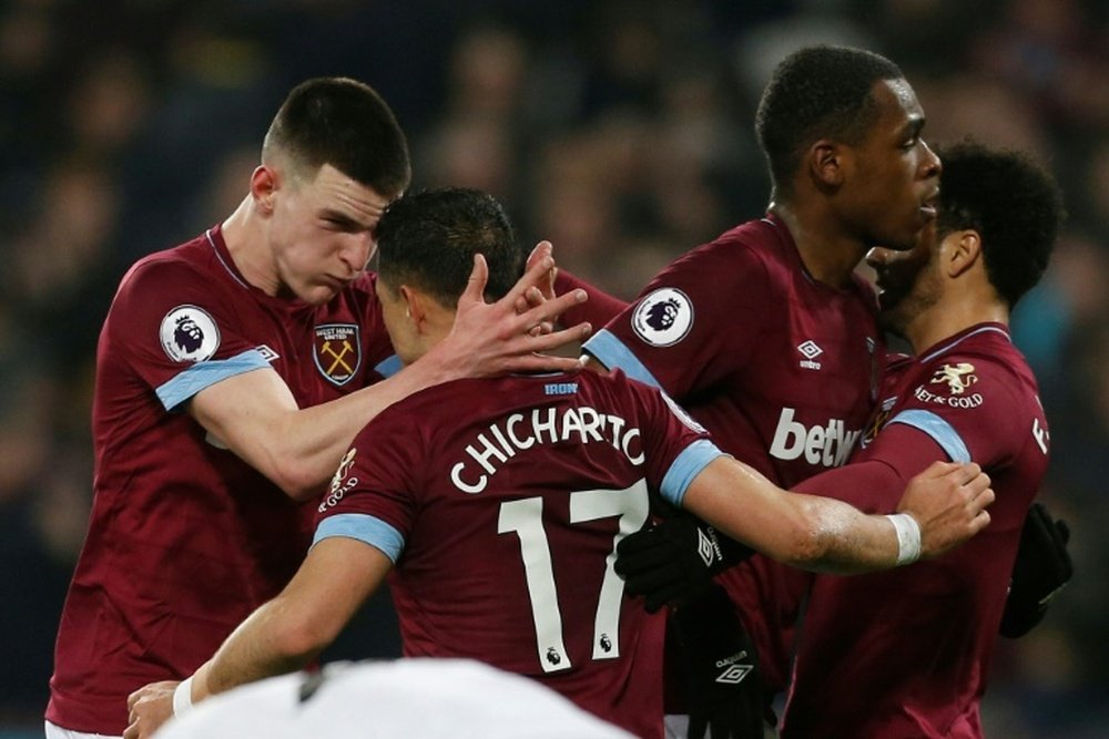 Controversial strike helps West Ham push Fulham closer to trapdoor.