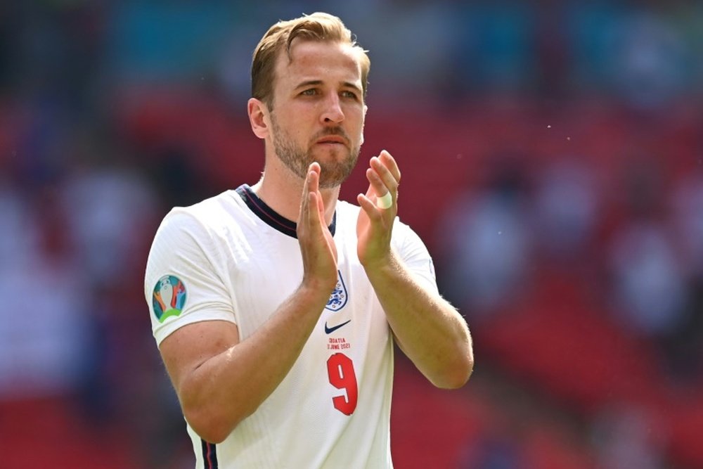 Kane impressed as England's new generation cope with Euro pressure