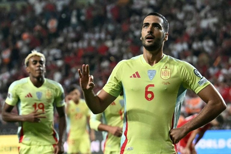 Merino incanta con una tripletta, la Spagna travolge la Turchia