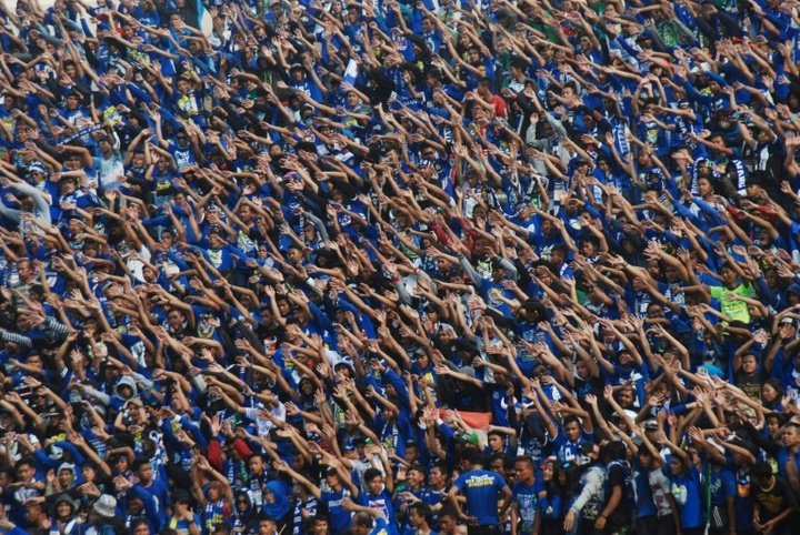 Indonesian football struck by hooligan violence