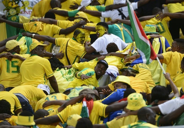 Coach-less South Africa stretch unbeaten run