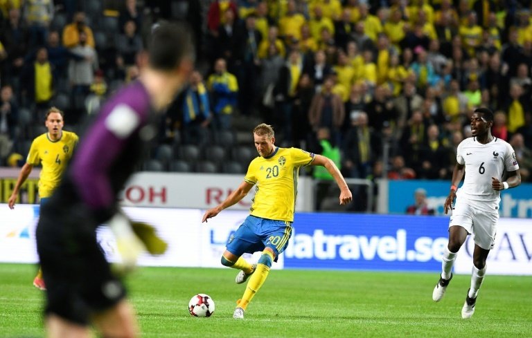 Sweden beats France with dramatic goal from half-way line