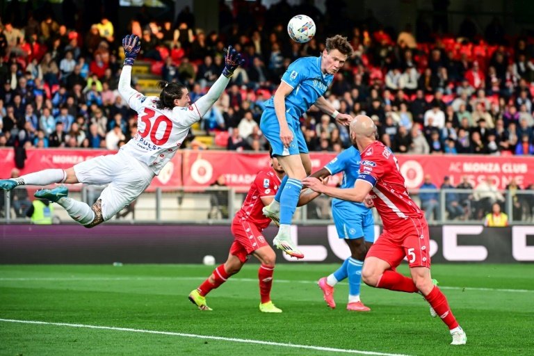 McTominay header puts Napoli level with Inter as Conte fuels exit rumours