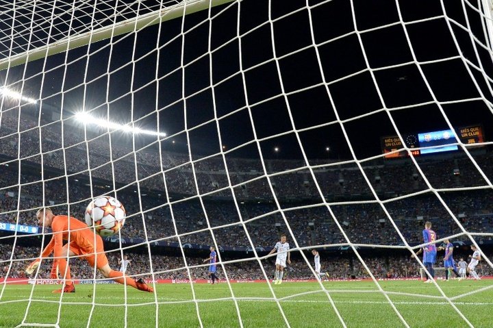 Lewandowski scores a brace as Bayern outplay Barca again