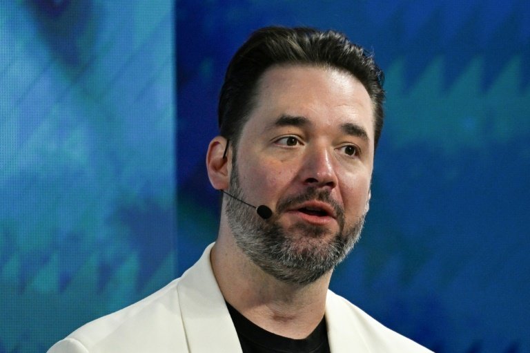 Reddit co-founder Ohanian buys stake in Chelsea women's team