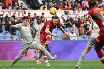 Zaniolo denied late winner as Roma draw with Genoa