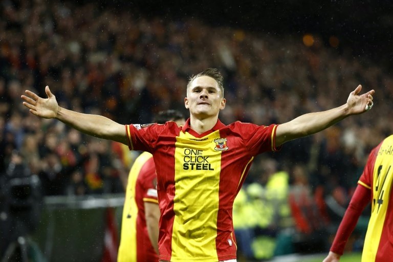 Villa chocado pelo Go Ahead Eagles, Rangers derrotado na estreia de Rohl