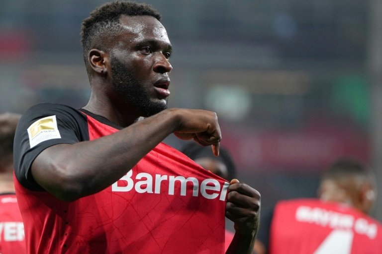 Leverkusen beat Bochum to stay hot on Bayern's heels