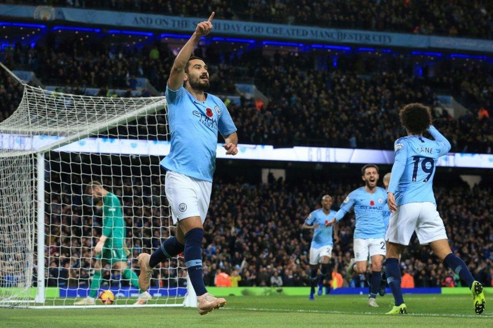Title, top four and pride at stake in massive Manchester derby