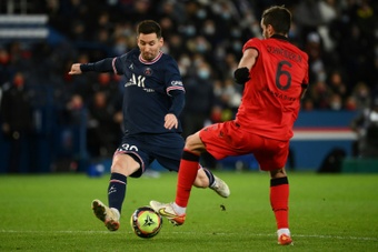 Messi shows off Ballon d'Or as PSG held by Nice