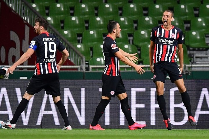 Eintracht thumping sends Bremen further into relegation mire