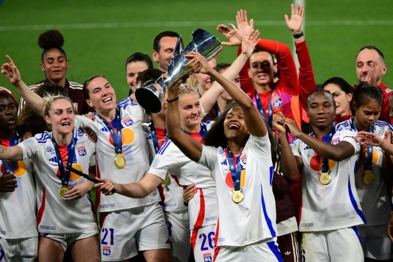 Lyon win fourth French women's crown in a row