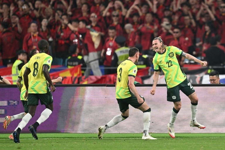 Australia beat China to take step closer to World Cup