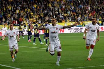 Mauro Icardi scored twice as Galatasaray sealed the Turkish league title for a 23rd time with a 4-1 win at Ankaragucu on Tuesday.
