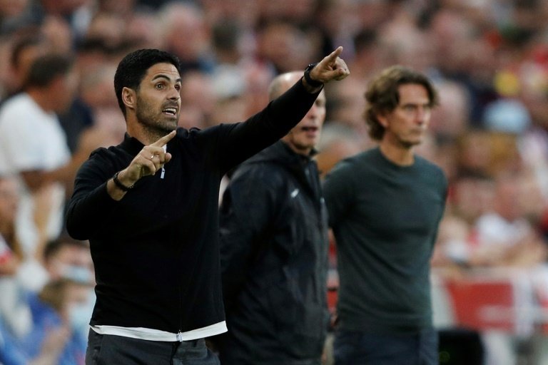 Arteta eyes League Cup tonic for troubled Arsenal