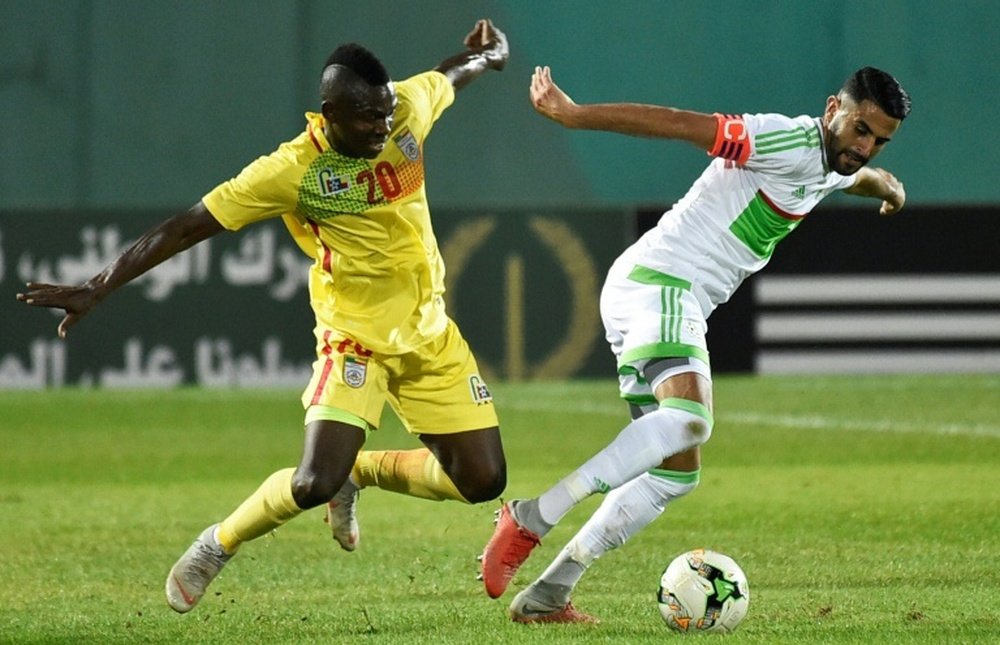 Riyad Mahrez (R) scored in Algeria's 3-1 victory over Zimbabwe. AFP