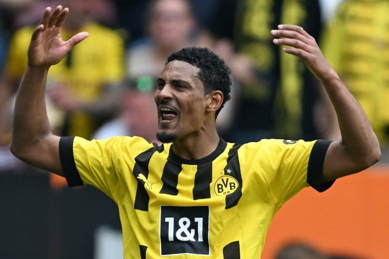 Haller toasts Dortmund's 'beautiful' title chance after beating cancer