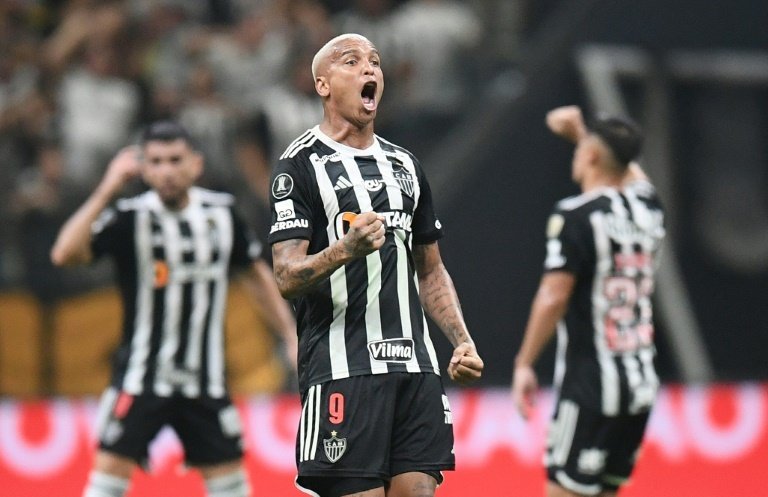 Brazil's Atletico Mineiro took a huge step towards the final of the Copa Libertadores with a 3-0 semi-final, first-leg, win over Argentina's River Plate on Tuesday.