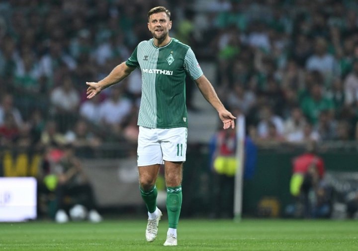 Dortmund sign Werder Bremen striker Fuellkrug