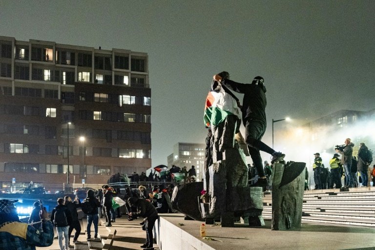 Israeli football supporters back home after Amsterdam violence