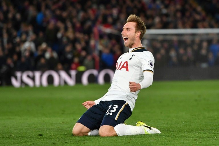 Eriksen stunner fires Spurs, Huth helps Arsenal