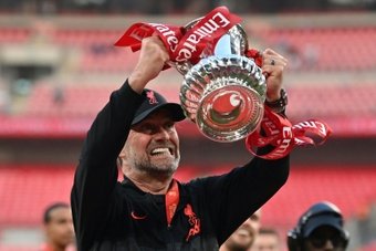 Klopp refuses to dream of lovely Premier League title triumph