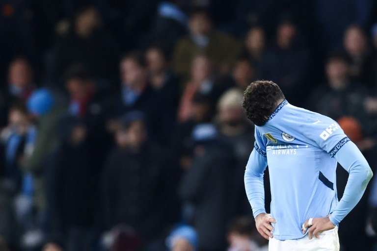 Man City blow 3-0 lead to extend winless run in Feyenoord thriller