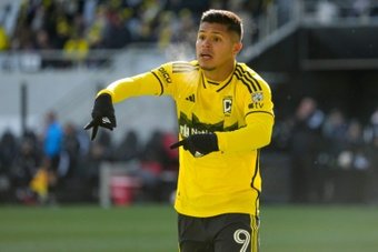 Columbus Crew advanced to the quarter-finals of the CONCACAF Champions Cup on Tuesday after a 1-1 draw with Houston Dynamo secured a 2-1 aggregate victory.