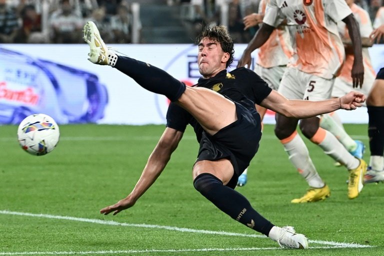 Juventus held by Roma in drab goalless draw