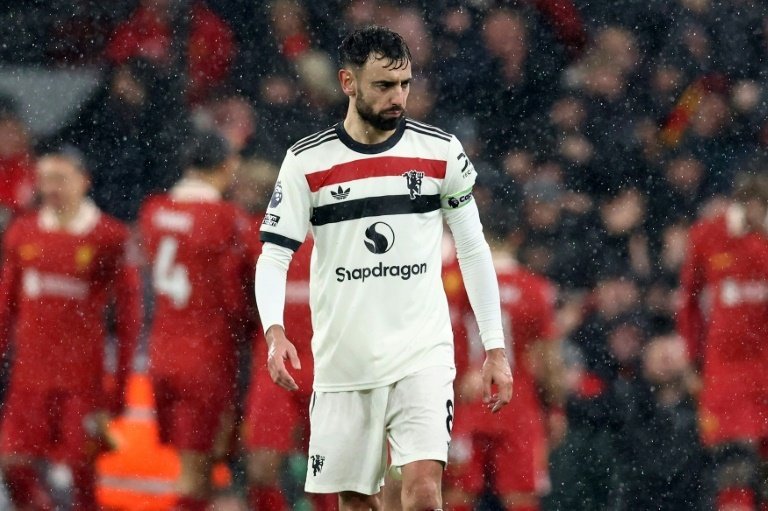 Bruno Fernandes demands more from Man United after draw at Liverpool