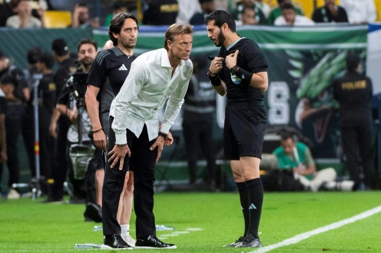 Renard expecting no favours from qualified Japan as Saudis eye World Cup spot