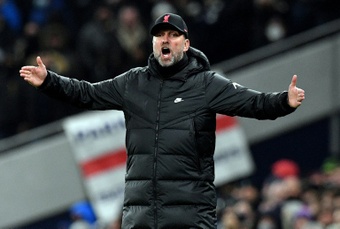 Klopp to miss Chelsea match after suspected superb Covid take a look at