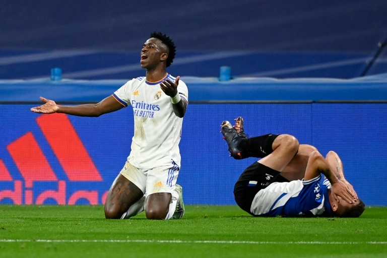 ï»¿Lack of stress allows stumbling Real Madrid to stay in charge in La Liga