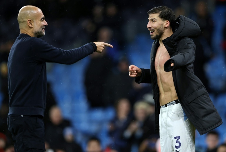 Guardiola destaca consistência para título do Manchester City